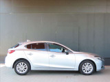 サイドビューはMAZDAの鼓動デザインの中でも引き算の美学が協調されています。シンプルな中にも力強さや存在感が感じられます
