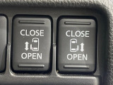 【両側パワースライドドア】スマートキーや運転席のスイッチで後席両側スライドドアの開閉が可能♪電動だから力を入れてドアを開ける必要が無く、小さなお子様でも簡単に開け閉めでき快適です♪
