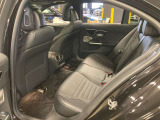 メルセデス・ベンツの定める厳しい基準をクリアしたお車のみをご案内させて頂きます。納車前整備はメーカー規定に基づき当店3Fの指定工場で入念に行なわれます。熟練のメカニックがお客様のお車を整備致します。