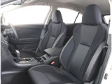 長時間の運転も疲れにくいフロントシート!体をしっかり支えてくれて運転がしやすい形状です!
