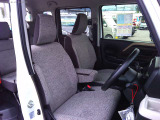 運転席の状態も良好です