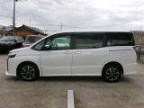 ヴォクシー 2.0 ZS 煌III 4WD 