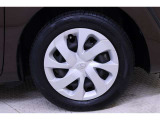 純正スチールホイールキャップ付です!タイヤサイズは185/60R15です