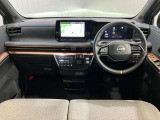 電気自動車ならではの力強い加速。スムースな発進。静粛性。今までの軽の常識を覆す新感覚の走り!