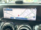 ●ベンツ純正ナビ:一体感のあるナビは、高級感ある車内を演出してくれます。Bluetooth再生などオーディオ機能も充実しておりますので、運転もより楽しめます♪