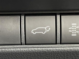 【パワーバックドア】荷物を抱えた状態でもリアゲートの開閉が可能です!お買い物時やアウトドアの際に役立ちますね。