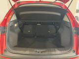 大きな開口部の荷室スペースはとても広々としています。 大きな荷物も楽々収納出来ちゃいますよ♪ 大は小を兼ねると言いますしスペースは大きい事に越した事はありませんね!