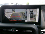 【全周囲モニター】フロント+サイド+バックにカメラが装着されています。車庫入れが苦手な方もこれがあれば安心ですね。