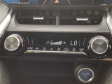 気になる車はすぐにお問い合わせください!画面右側の0066から始まる無料ダイヤルからお問い合わせ下さい!専門スタッフがお車のご質問にお答えいたします!