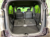 普段のお買い物や通勤、送迎等に十分な荷室スペースを確保しております。セカンドシートを倒すと、大きな荷物の積載も可能です♪