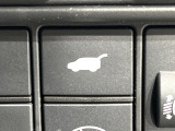 【パワーバックドア】スマートキーや運転席のボタンを押すだけでリアゲートが自動で開閉します!荷物を持っている時や、高い位置にあるバックドアを閉める際に便利な機能です♪