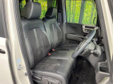 運転席シート廻りは使用感も少なく、良好な状態となっています。丁寧に使われていたことがよくわかりますね。