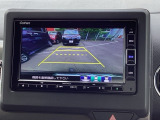 バックカメラが付いているのでバックでの車庫入れも安心です。