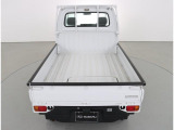 お車は展示前にルームクリーニングと除菌を実施!展示中もシート、ハンドル、シフトにはビニールと足元にはマットを敷いて展示してあります!