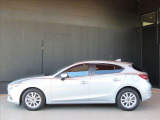 サイドビューはMAZDAの鼓動デザインの中でも引き算の美学が協調されています。シンプルな中にも力強さや存在感が感じられます