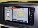 パノラミックビューモニターシステムが付いているので車の上から見た映像が確認できますよ。