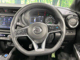 インテリアに合わせたデザインのステアリングは、運転される方のことも考え、運転しやすい形状、大きさです。是非一度、実際に触ってお確かめください。