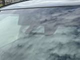 【トヨタセーフティセンス】走行中に前方の車両等を認識し、衝突しそうな時は警報とブレーキで衝突回避と被害軽減をアシスト。より安全にドライブをお楽しみいただけます。
