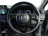 【Honda SENSING】 カメラ等装置で精度の高い検知能力を発揮、安全運転を支援します。ステアリング上のコントローラーに注目!