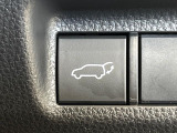 【パワーバックドア】スマートキーや運転席のボタンを押すだけでリアゲートが自動で開閉します!荷物を持っている時や、高い位置にあるバックドアを閉める際に便利な機能です♪
