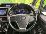 【純正革巻きステアリング】上質な革を使用することで、手にしっかり馴染みとても運転しやすいハンドルです♪