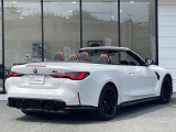 BMWを熟知したメカニックによる、360度の納車前点検。ドイツ本国と同様の教育・訓練を受けたメカニックが徹底的に点検、整備した後にお客様にお引渡しします。