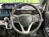 【純正革巻きステアリング】上質な革を使用することで、手にしっかり馴染みとても運転しやすいハンドルです♪