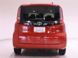 ハイマウントストップランプ採用で、後続車に対して自車の存在をアピールしてくれます!