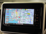 フルセグテレビ・CD・DVDもお楽しみいただけるマツダ純正ナビゲーション付きです。