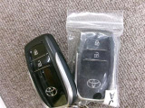 スマートキ-を携帯していればドアの施開錠もエンジン始動もラクラクです!