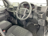 気になる車はすぐにお問い合わせください!画面右側の0066から始まる無料ダイヤルからお問い合わせ下さい!専門スタッフがお車のご質問にお答えいたします!