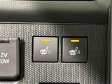 寒い日のドライブを快適にする運転席&助手席シートヒーターが付いてます。アクセサリーソケット(12V/120W)も装備されています。