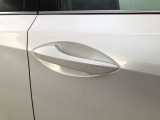 スマート機能付き運転席ドアハンドルです!!左側も同様です♪