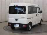 ハイマウントストップランプ採用で、後続車に対して自車の存在をアピールしてくれます!