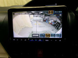 車庫入れなどでバックする際に後方確認ができて便利です。車庫入れ苦手な人もこれで安心!!