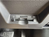 料金自動支払いの他に、高速道路上の様々な情報をリアルタイムににキャッチして、安全で円滑な運転をサポートする次世代型のETC2.0システムです。