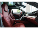 ■Elegante Leather ■Q-Citura with Leather ■Multi-function steering wheel in colored smooth leather ■Big Interior Carbon Package on Front Consolle ■Advanced 3D Bang&Olufsen Soud System