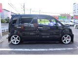レーンキーピング!キーレス!ヘッドアップディスプレイ!衝突軽減ブレーキ!Dampers!ブルーツース!DVD!など豪華装備!外装も内装も綺麗です!アクセス多数!大人気!お買い得!限定1台です!