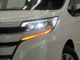 LEDヘッドライトです。デザイン性がよくとても明るいので、夜間の走行や悪天候でも安心です。しかも長寿命!