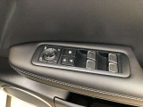 洗練されたデザインの運転席回りはドライビングの愉しさを予感させてくれます♪