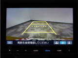 バックカメラ搭載です!車庫入れが苦手な人はもちろん、車両感覚に自信がある人にもお勧めです!見えない箇所が見えるようになるので、低い障害物や隠れてしまっている子供の存在等にも気付く事が出来ます。