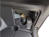 応急パンク修理キット・車載工具。