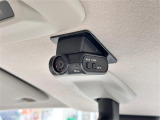 【ドライブレコーダー】映像・音声などの運転中の記録を残します。事故などを起こした起こされた時の証拠になりえますので、もしも時でも安心ですね。