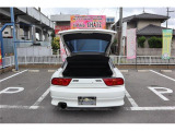このお車は過去に修復歴が有ります。修復場所は( 前後 )です。しかし写真の通り、きちんと直しています♪ので走行には問題は有りません。修復は(小)ですので御安心下さい♪