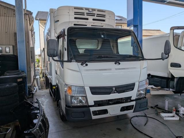 キャンター  冷凍冷蔵車