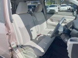 運転席シート廻りは使用感も少なく、良好な状態となっています。前オーナー様が丁寧に使っていたことがよくわかりますね。