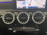総在庫で600台ほどの取り扱いがございます。弊社デモカー使用の車両やメーカー使用の車両などもご紹介ができます。