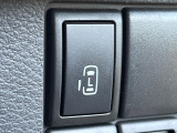 【パワースライドドア】スマートキーや運転席のスイッチでスライドドアの開閉が可能♪電動だから力を入れてドアを開ける必要が無く、小さいお子様でも、重い荷物を持っている時もラクに開け閉めできます♪