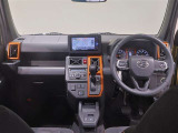 必要な装備を使いやすい位置に配置した機能的な運転席まわり。操作感や車両感覚など、ぜひ運転席に座って確かめてください。