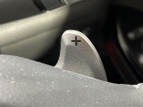 【パドルシフト(AT車)】MT車と同じように好きなギアで走ることができます!ステアリングから手を離さずに指先だけでシフト操作ができ、よりスポーティな走りをお楽しみいただけます。